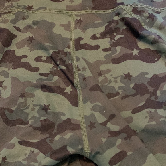 Fabletics Powerhold legging - Picture 5 of 9